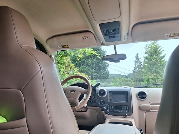 Ford Expedition 13 of 27