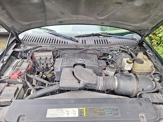 Ford Expedition 24 of 27