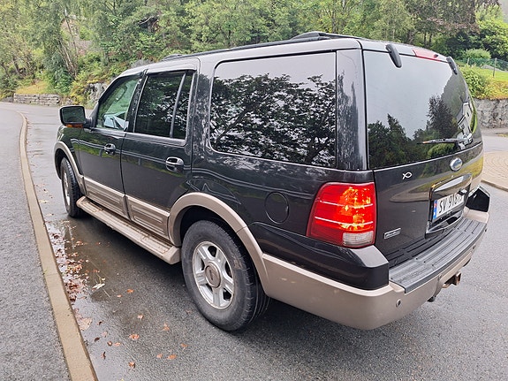 Ford Expedition 6 of 27