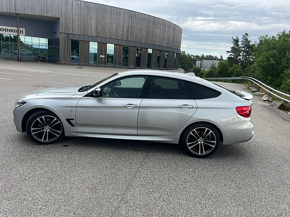BMW 320d 4 of 23