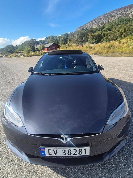 Tesla Model S 5 of 30