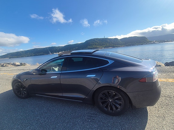 Tesla Model S 10 of 30