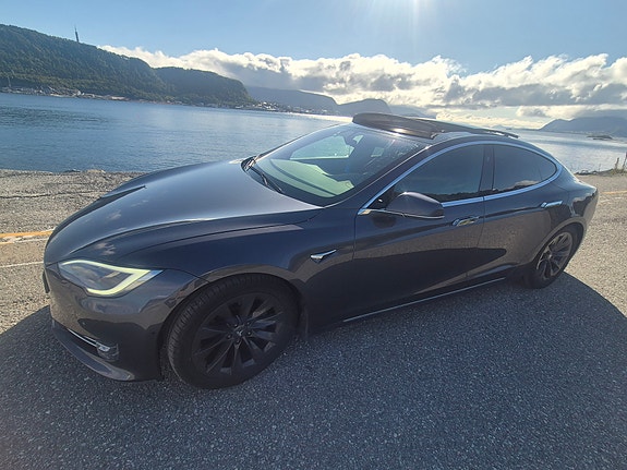 Tesla Model S 9 of 30