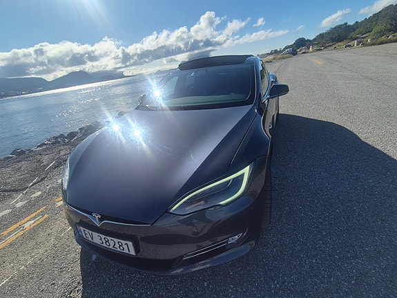 Tesla Model S 8 of 30