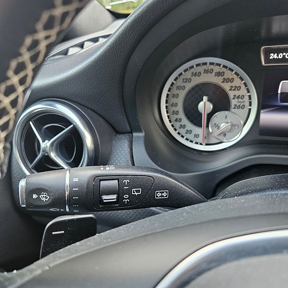 Mercedes-Benz A180 28 of 30