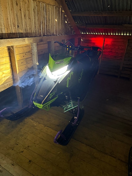 Arctic-cat M8000 alpha 12 of 13