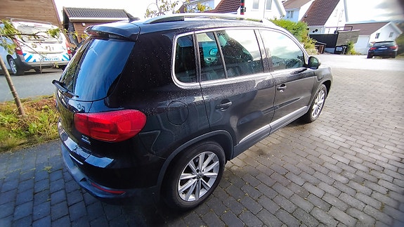 Volkswagen Tiguan 4 of 30