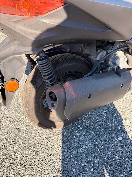 Yamaha X-Max 300 9 of 13