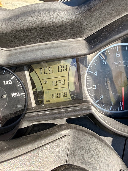 Yamaha X-Max 300 4 of 13