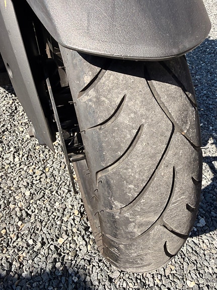 Yamaha X-Max 300 8 of 13