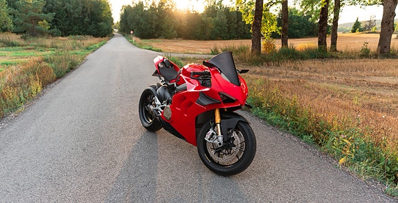 Ducati Panigale V4s 25 of 25