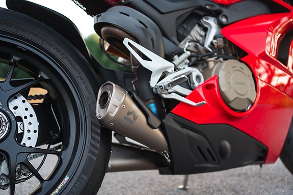 Ducati Panigale V4s 7 of 25