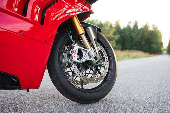 Ducati Panigale V4s 9 of 25