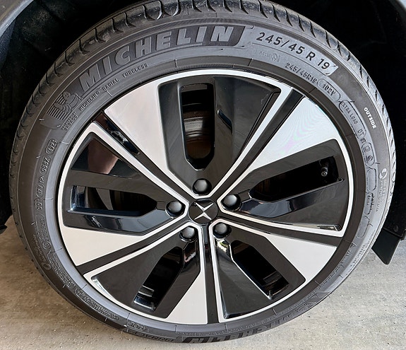 Polestar 2 10 of 14