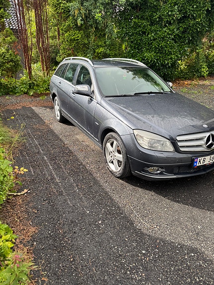Mercedes-Benz C200 d 2 of 12