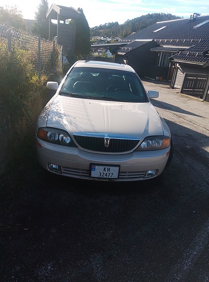 Lincoln LS 3 of 4