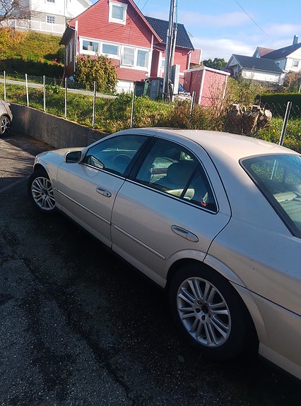 Lincoln LS 2 of 4