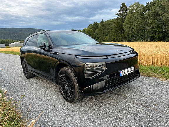 XPeng G9 11 of 25