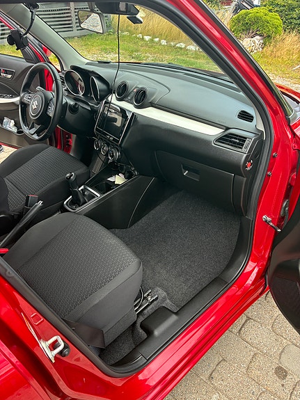 Suzuki Swift 17 of 26