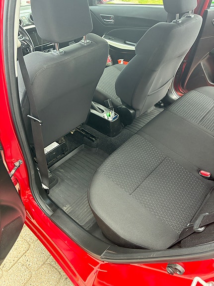 Suzuki Swift 19 of 26