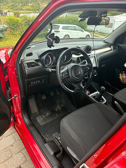 Suzuki Swift 12 of 26
