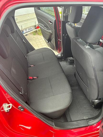 Suzuki Swift 18 of 26