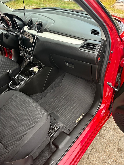Suzuki Swift 16 of 26