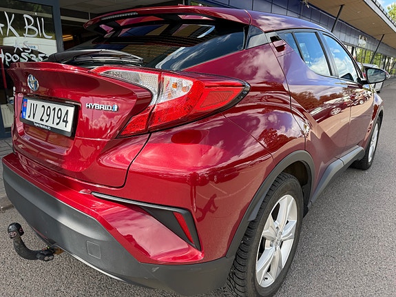 Toyota C-HR 6 of 26