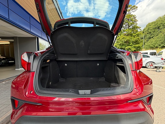 Toyota C-HR 12 of 26
