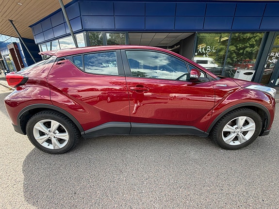 Toyota C-HR 10 of 26