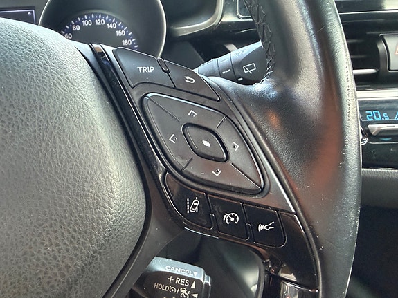 Toyota C-HR 21 of 26