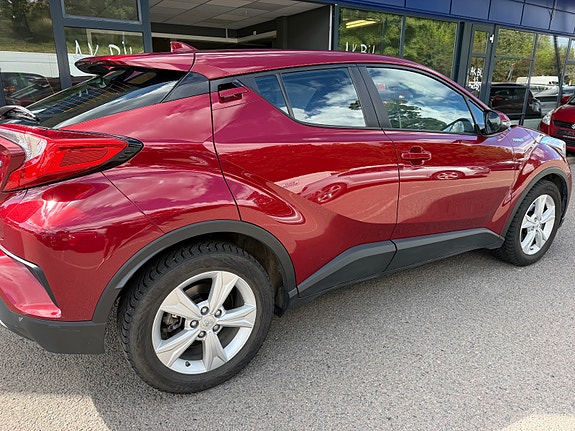 Toyota C-HR 11 of 26