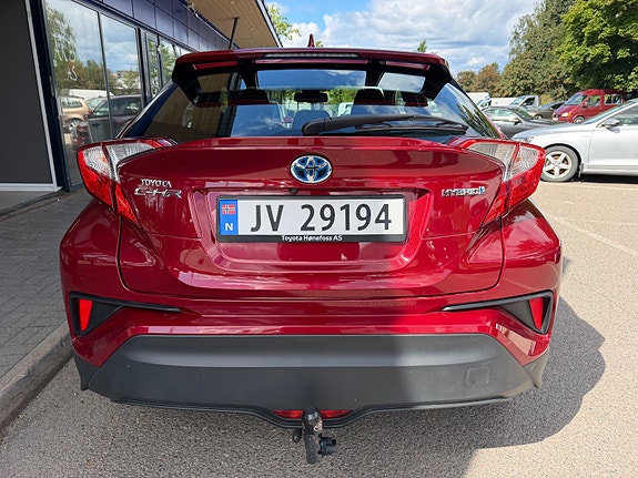 Toyota C-HR 7 of 26