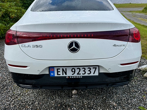 Mercedes-Benz CLA350 2 of 11