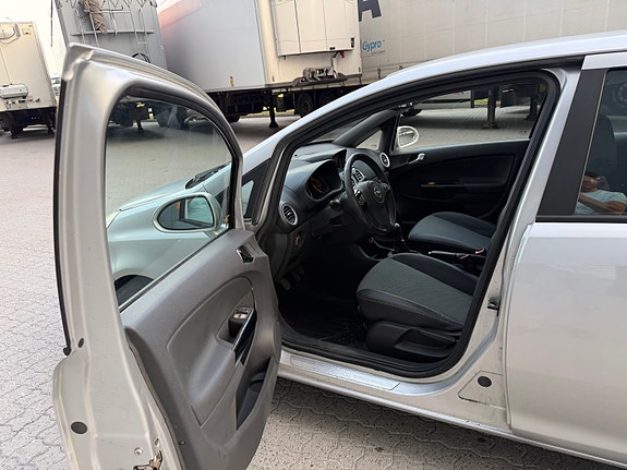 Opel Corsa 13 of 26