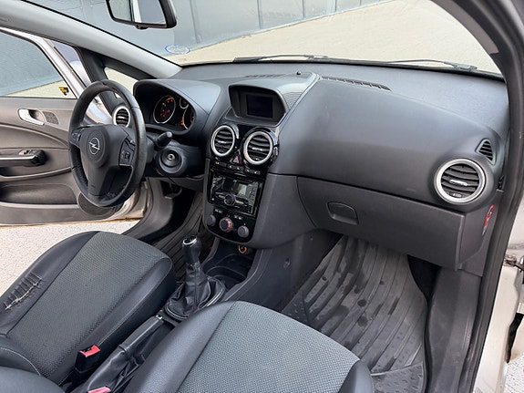 Opel Corsa 21 of 26