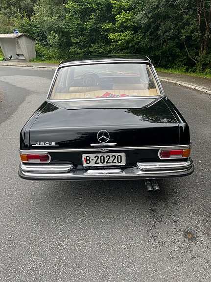 Mercedes-Benz 280 S 3 of 8