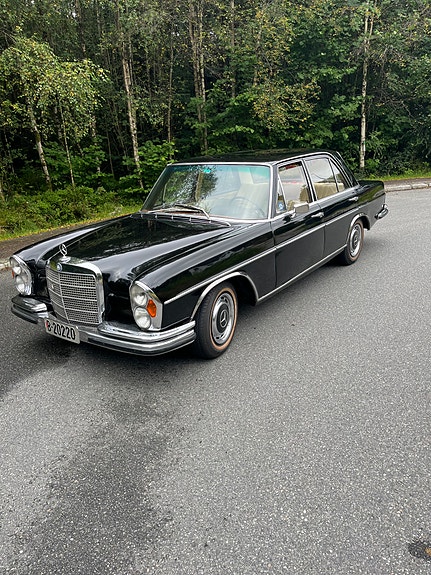 Mercedes-Benz 280 S 2 of 8