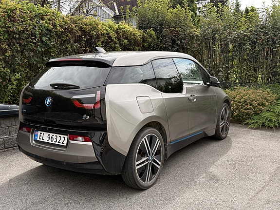 BMW i3 2 of 13