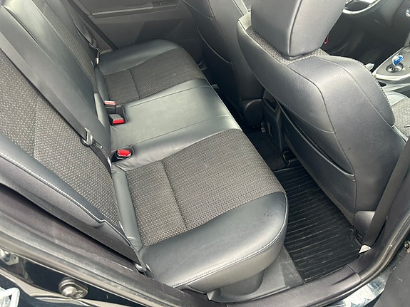 Toyota Auris 15 of 30