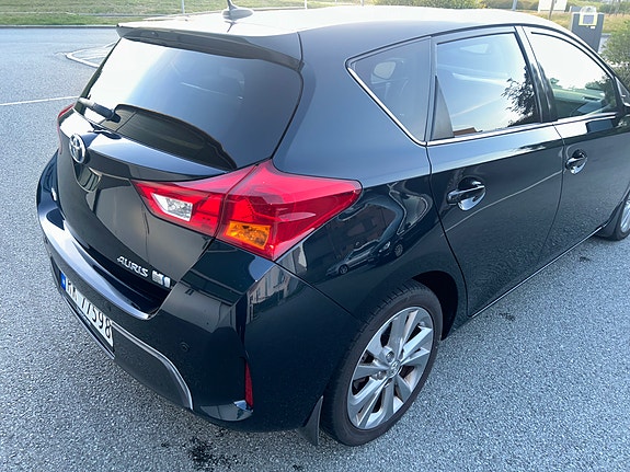 Toyota Auris 6 of 30