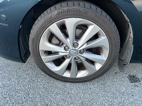 Toyota Auris 10 of 30