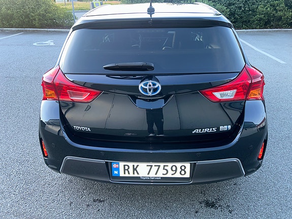 Toyota Auris 5 of 30