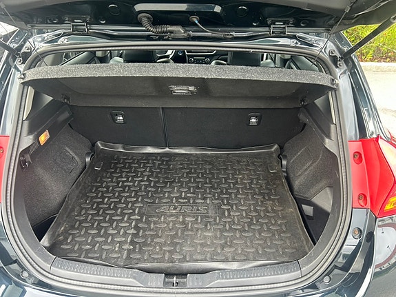 Toyota Auris 14 of 30