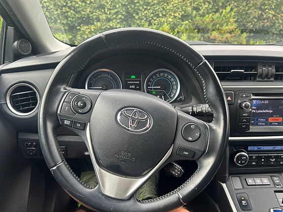 Toyota Auris 30 of 30
