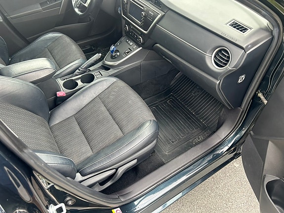 Toyota Auris 20 of 30