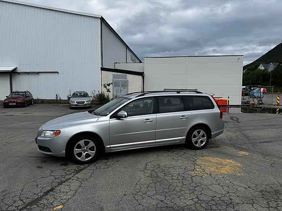 Volvo V70 5 of 15