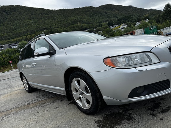 Volvo V70 6 of 15