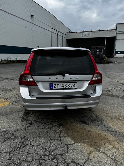 Volvo V70 4 of 15