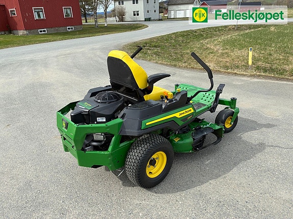 John Deere Z320R Spakstyrt traktorklipper som NY! 6 of 9